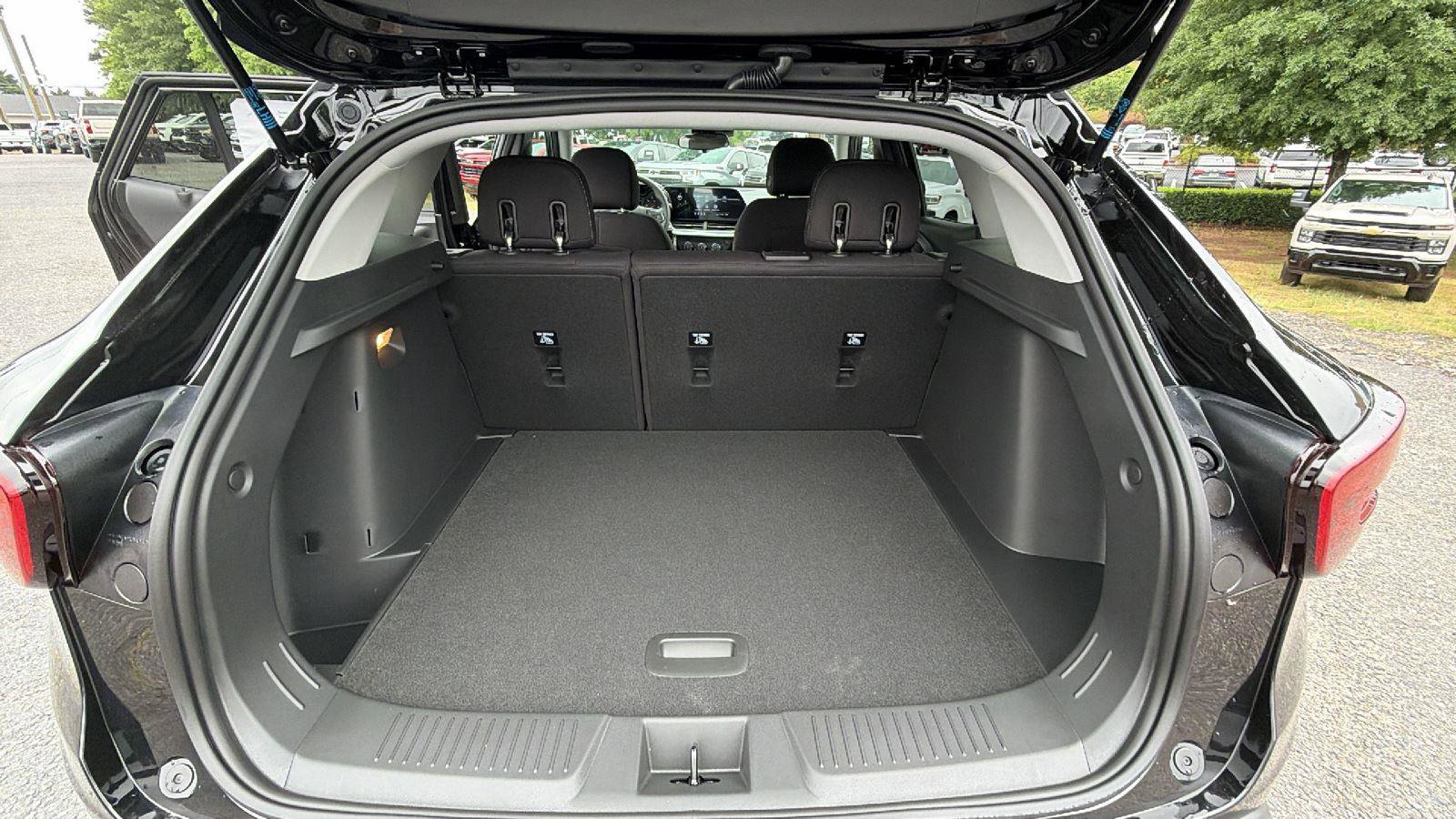 New 2026 Chevrolet Trax LS w/ LS Convenience Package FWD image 10