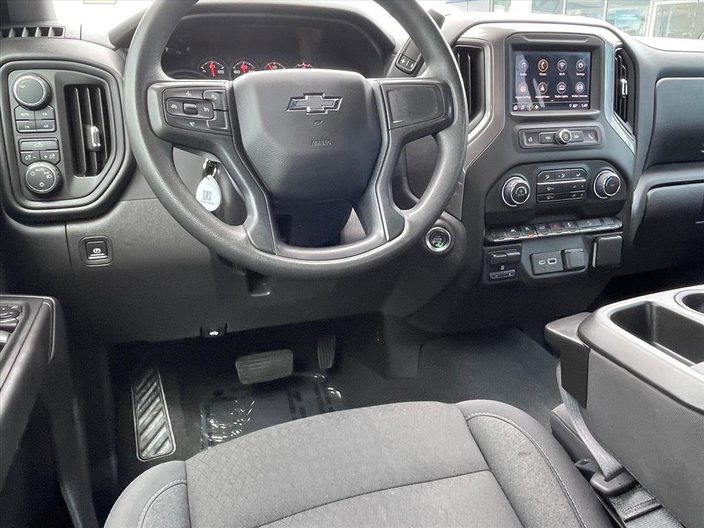 Used 2025 Chevrolet Silverado 1500 Custom Trail Boss w/ Dark Appearance Package image 9