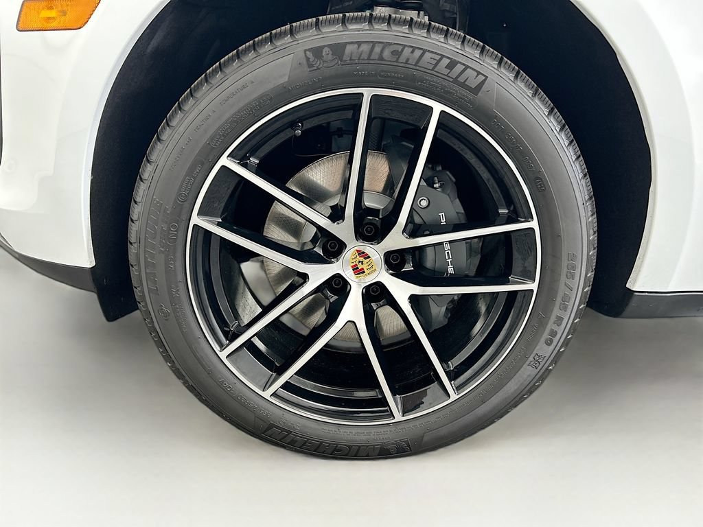 Used 2026 Porsche Macan AWD/4WD image 31