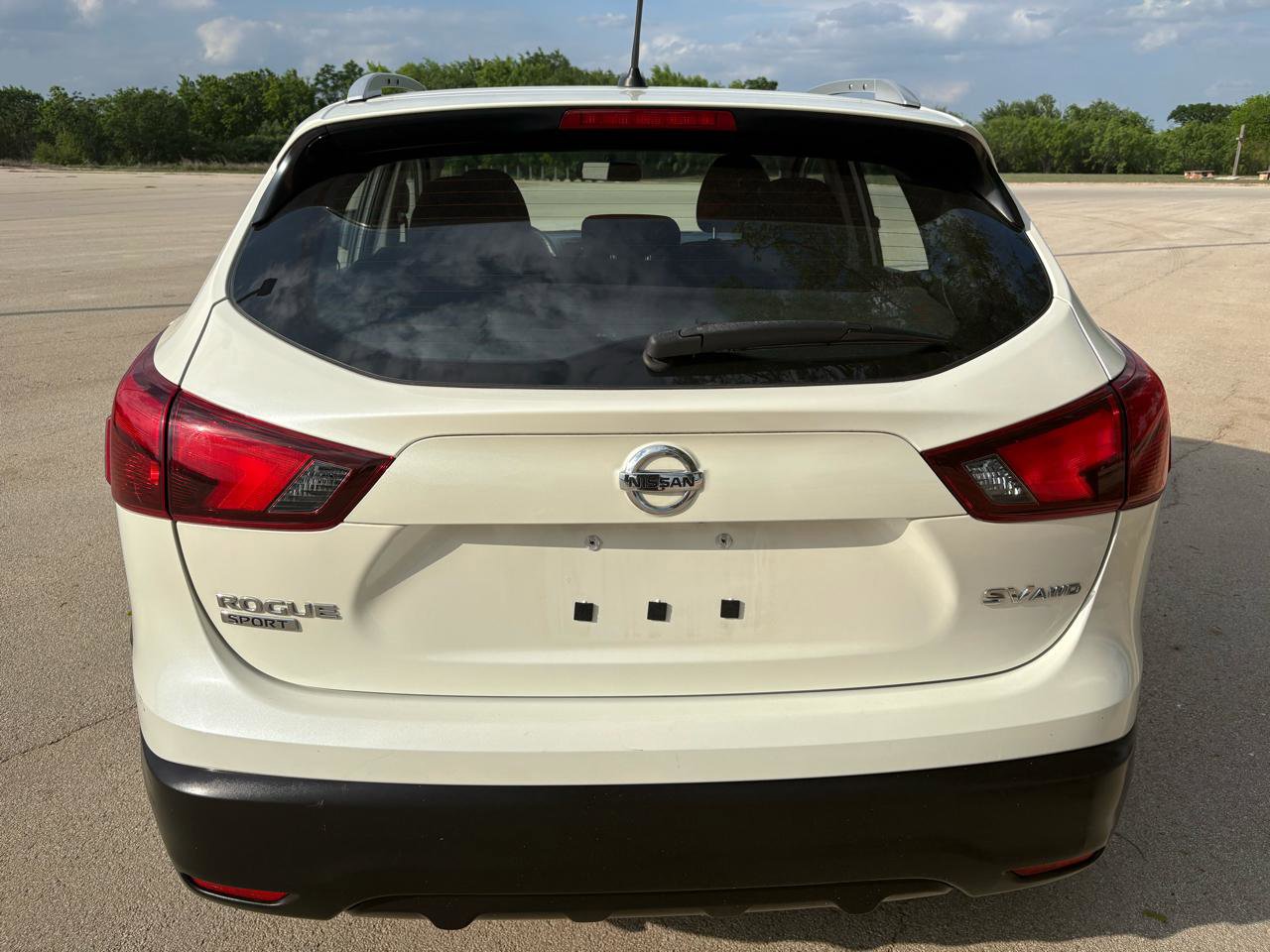 Used 2017 Nissan Rogue Sport SV w/ SV All-Weather Package AWD/4WD image 2