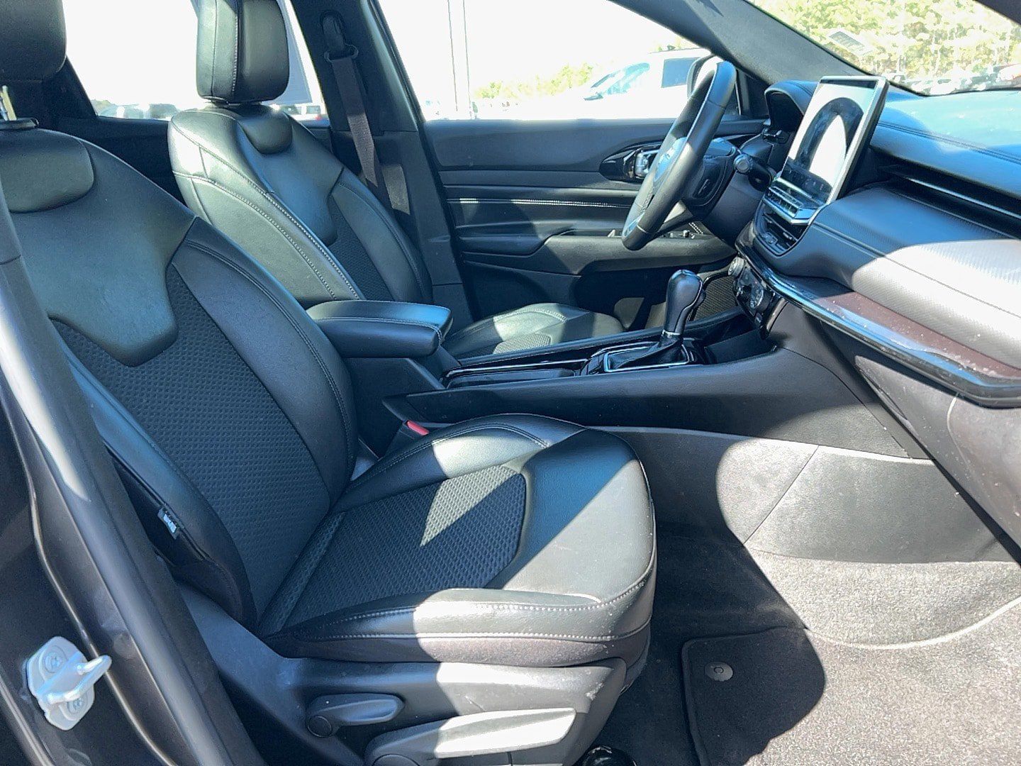 Used 2022 Jeep Compass Altitude w/ Sun and Sound Group FWD image 22