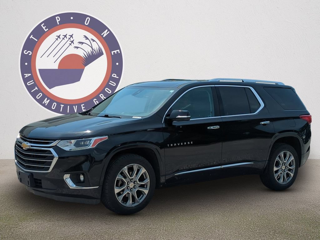 Used 2019 Chevrolet Traverse Premier w/ Driver Confidence II Package FWD image 2