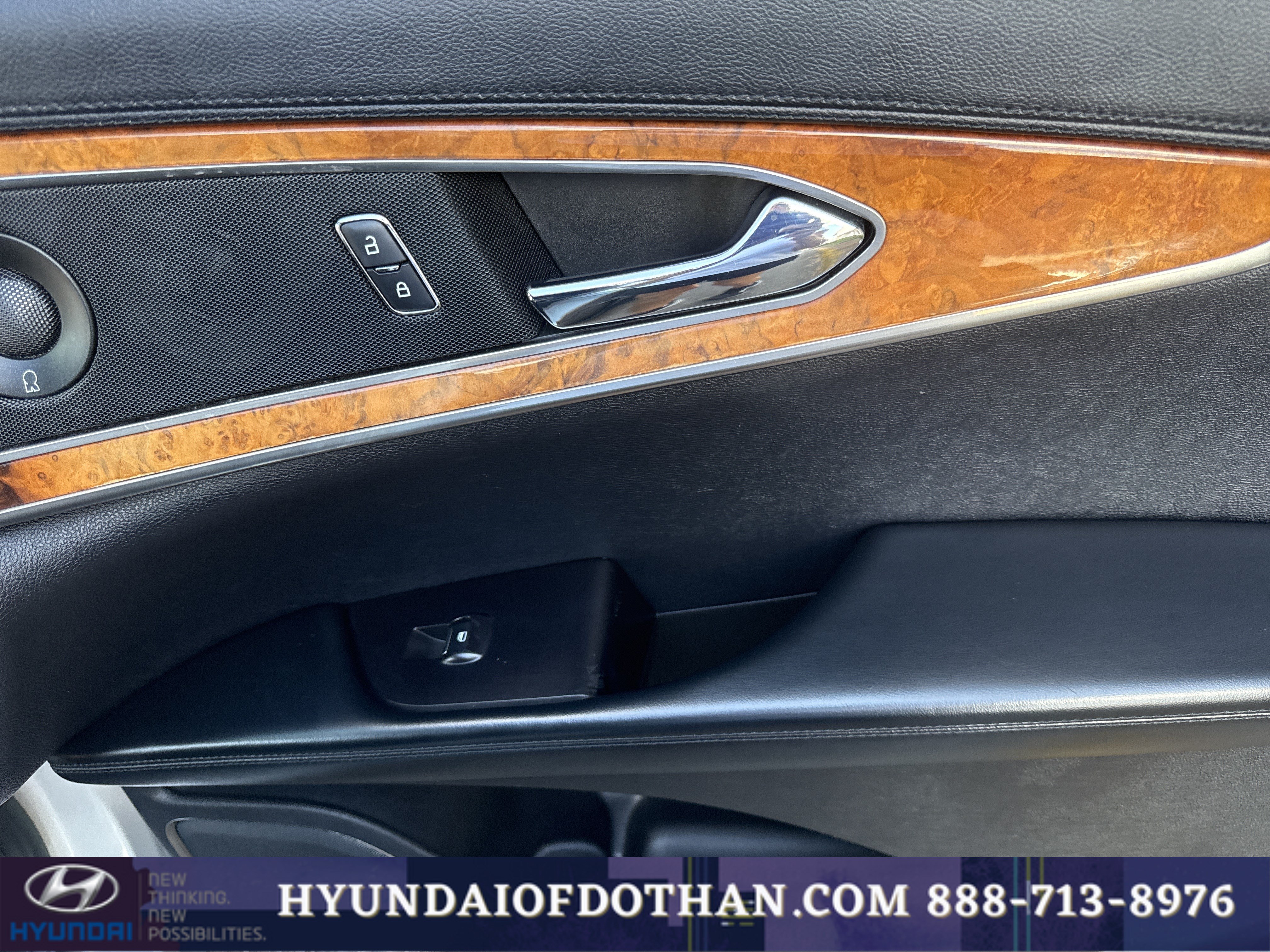 Used 2018 Lincoln MKX Select w/ Select Plus Package FWD image 17