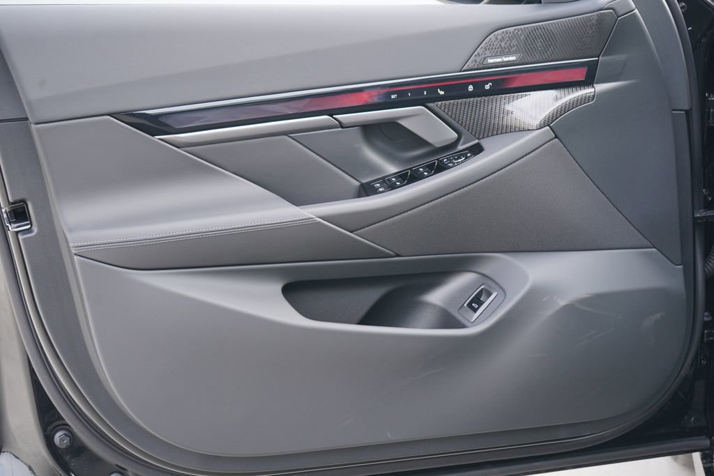 New 2026 BMW 540i xDrive w/ Executive Package image 9