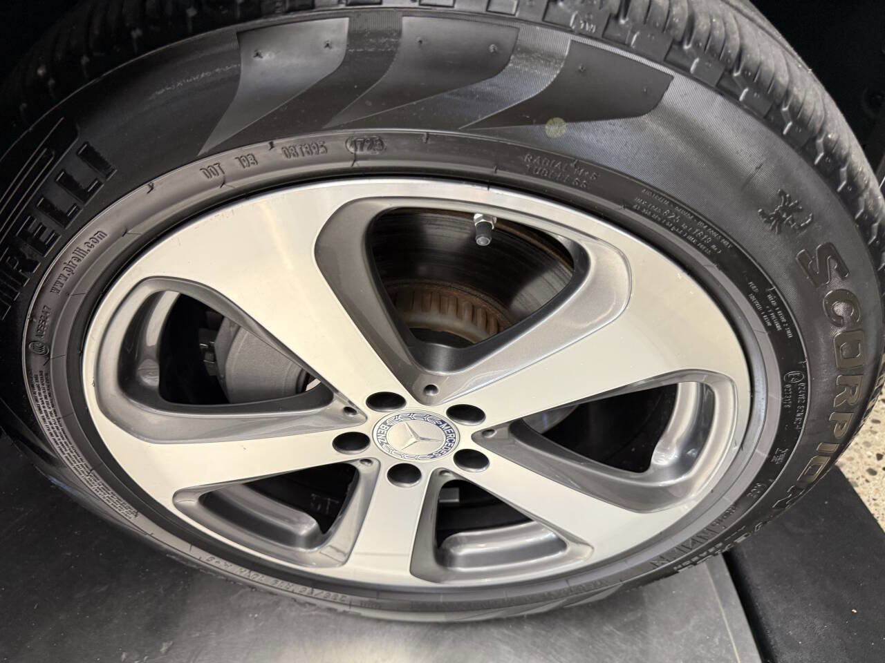 Used 2017 Mercedes-Benz GLC 300 4MATIC image 32