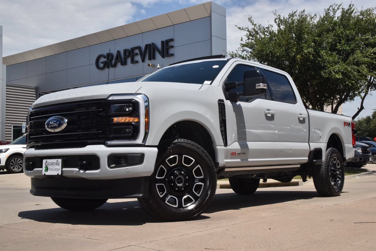 Used 2025 Ford F250 Platinum AWD/4WD image 2
