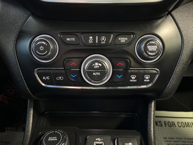 Certified 2020 Jeep Cherokee Latitude Lux w/ Comfort/Convenience Group image 20