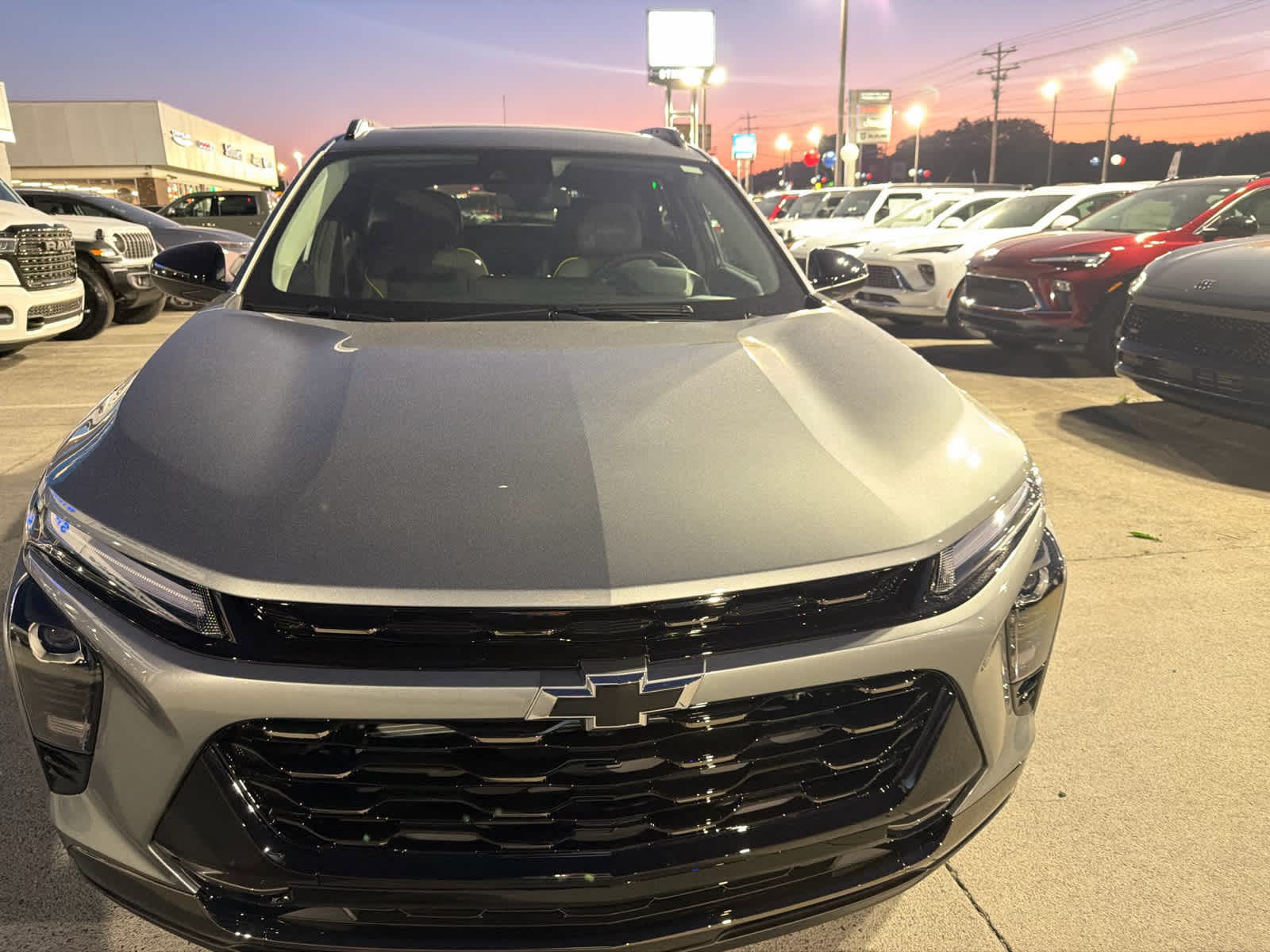 New 2026 Chevrolet Trax ACTIV w/ Sunroof Package FWD image 2