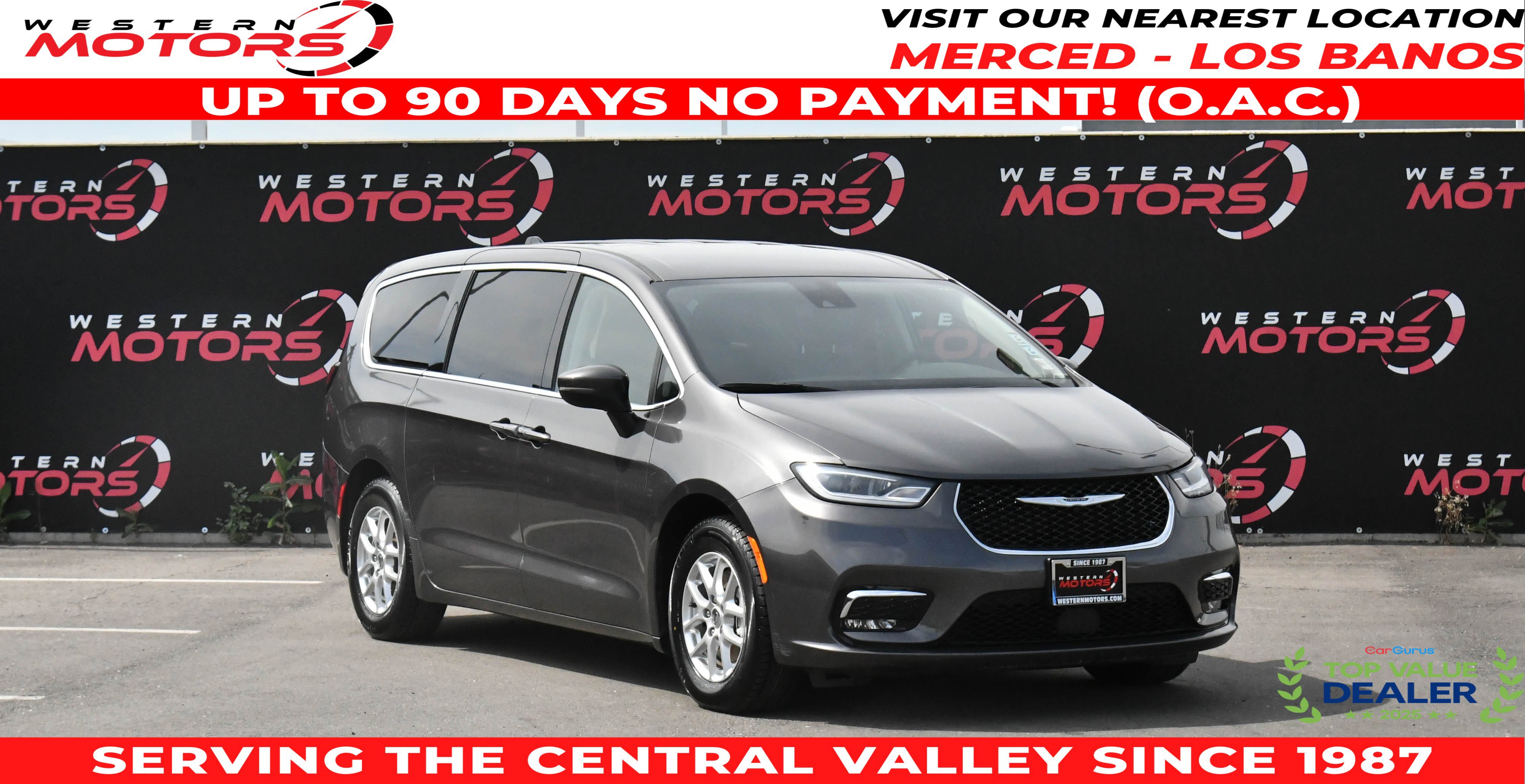 Used 2023 Chrysler Pacifica Touring-L image 1