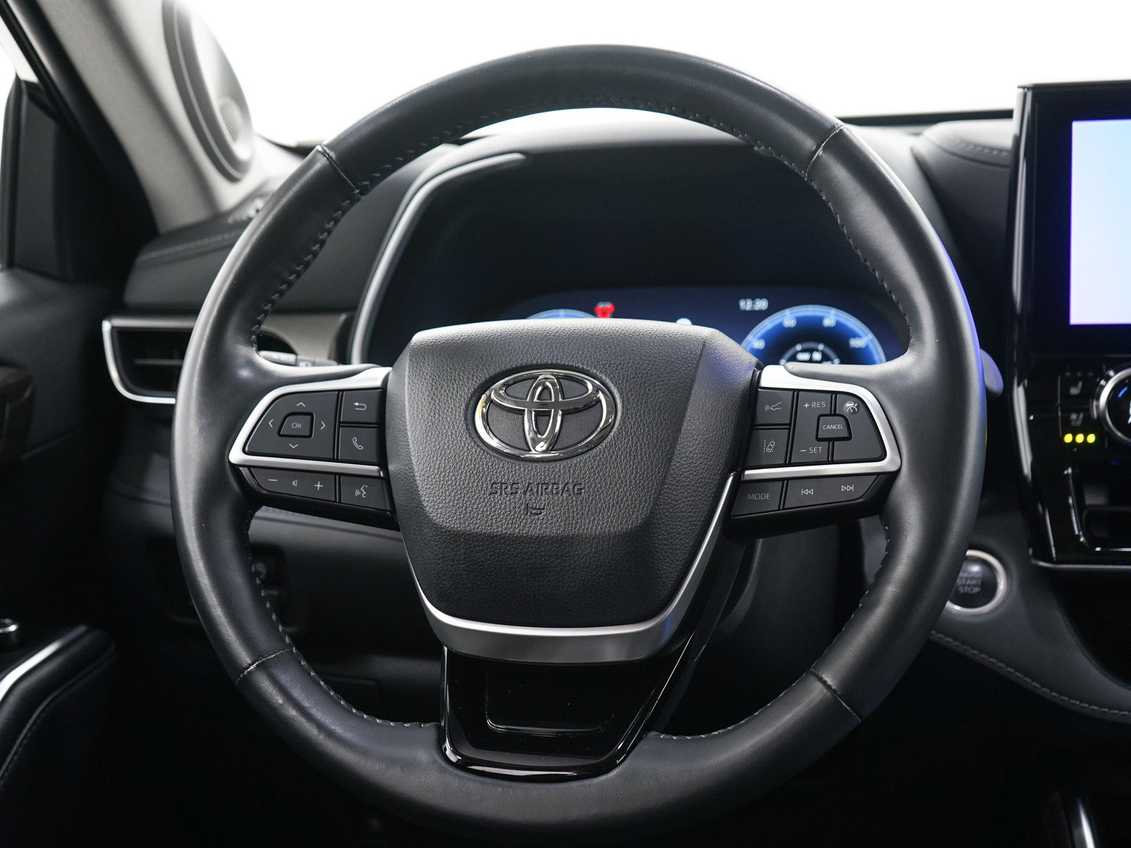 Used 2024 Toyota Highlander Limited AWD/4WD image 18