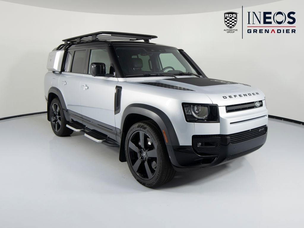Used 2023 Land Rover Defender 130 X-Dynamic SE image 3