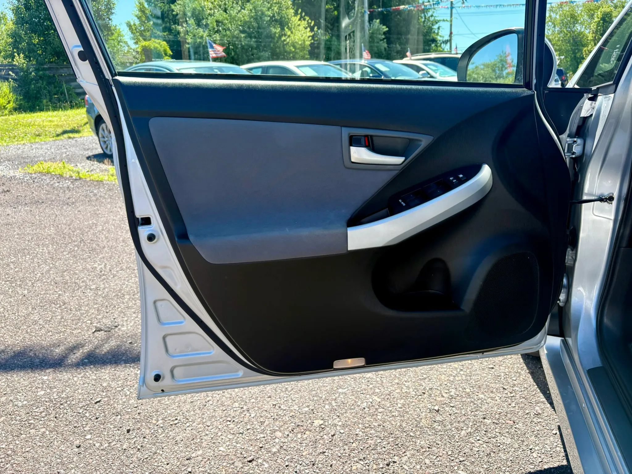 Used 2015 Toyota Prius Two FWD image 11