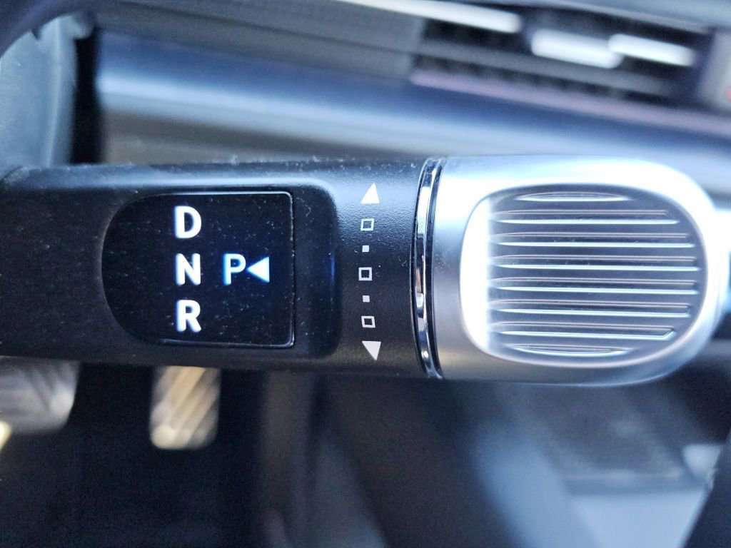 Used 2023 Hyundai Ioniq 6 Limited image 13