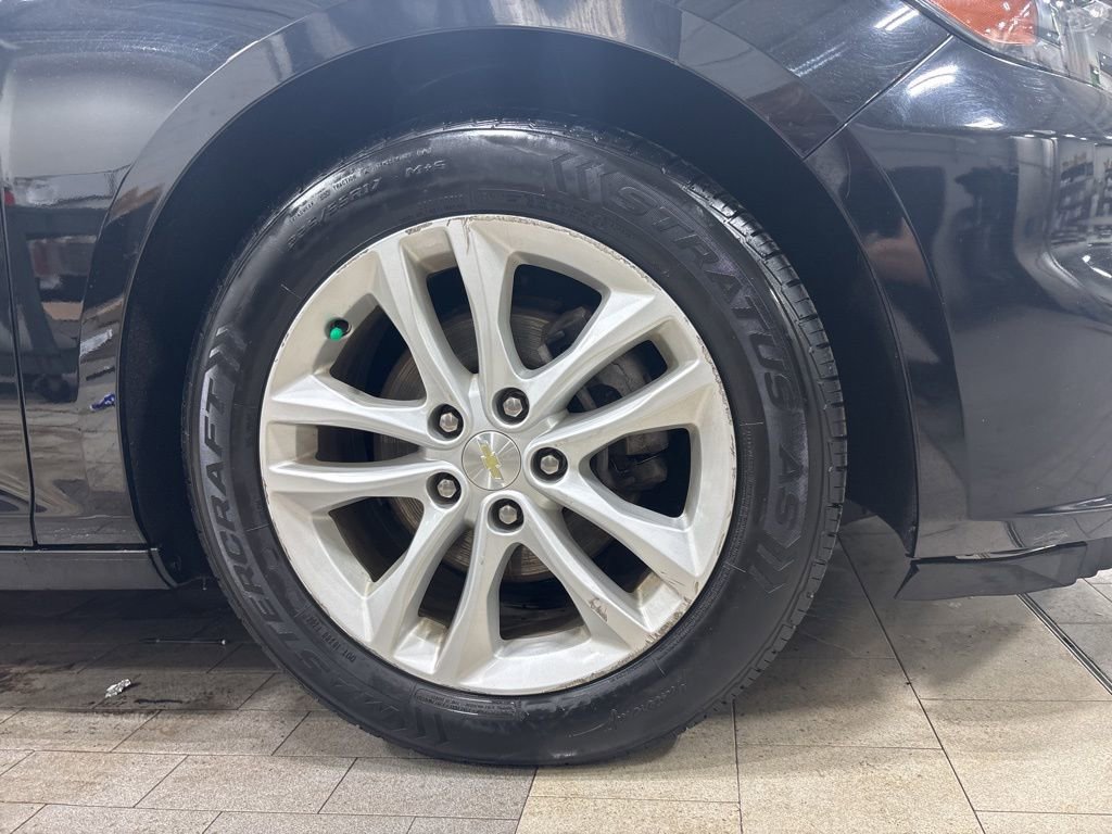 Used 2017 Chevrolet Malibu LT image 24