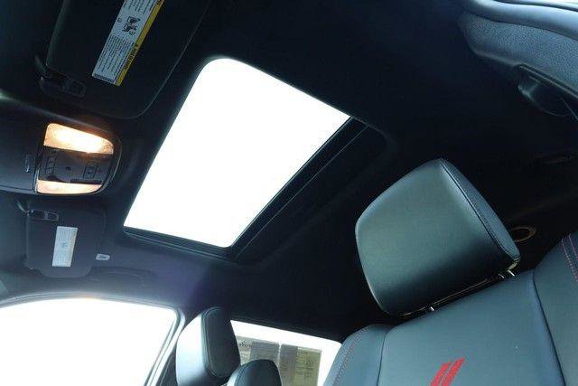 Used 2025 Dodge Durango GT AWD/4WD image 11