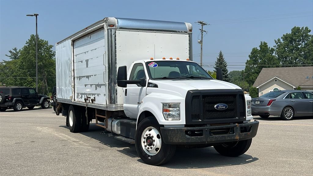 Used 2017 Ford F650 2WD Regular Cab Super Duty image 2