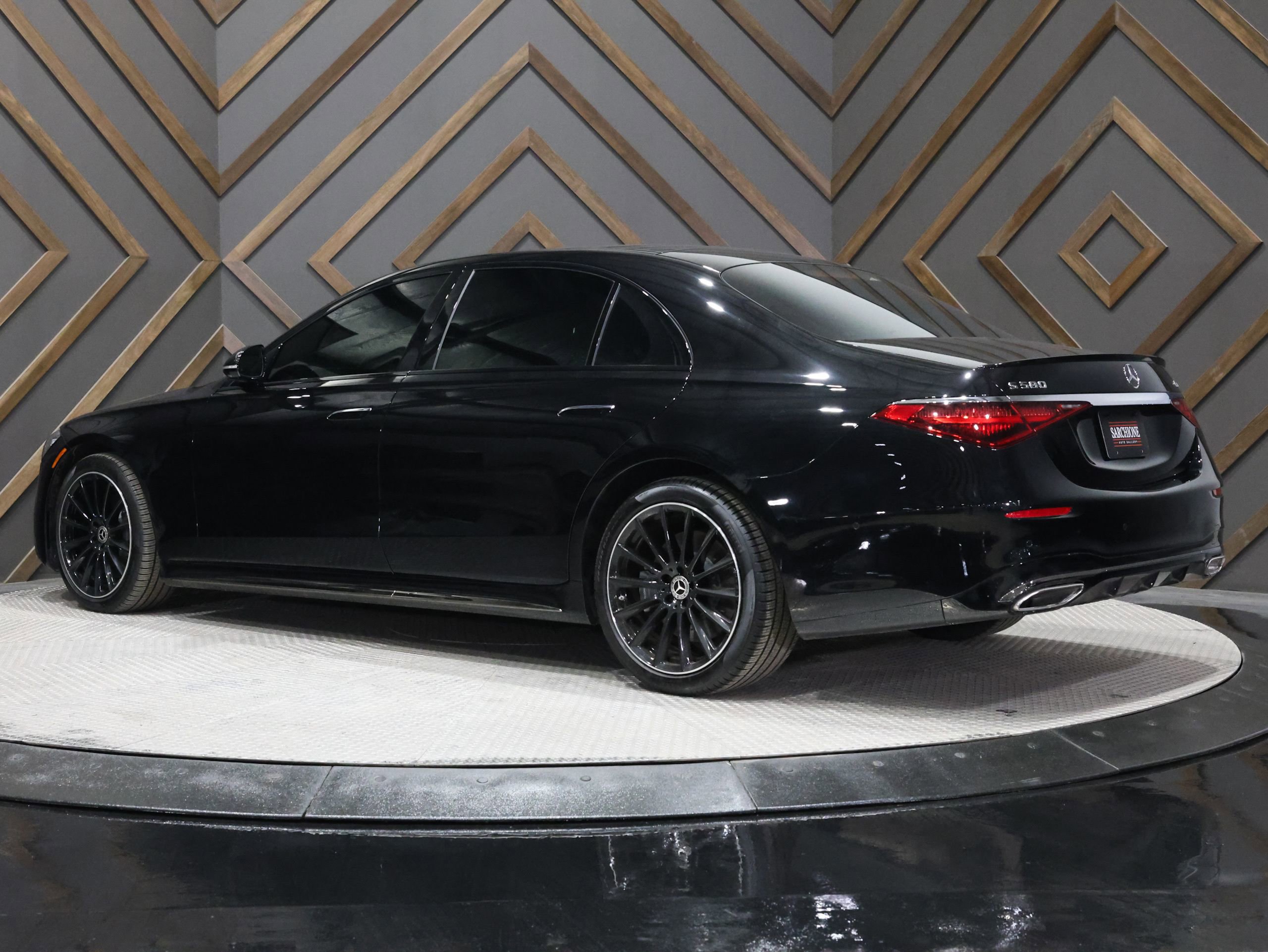 Used 2025 Mercedes-Benz S 580 4MATIC Sedan image 2