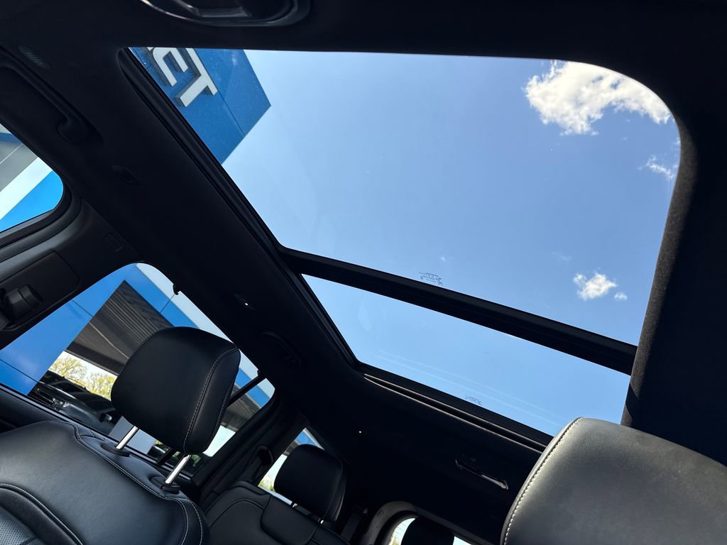 Used 2024 Jeep Grand Cherokee L Limited w/ Luxury Tech Group II image 27