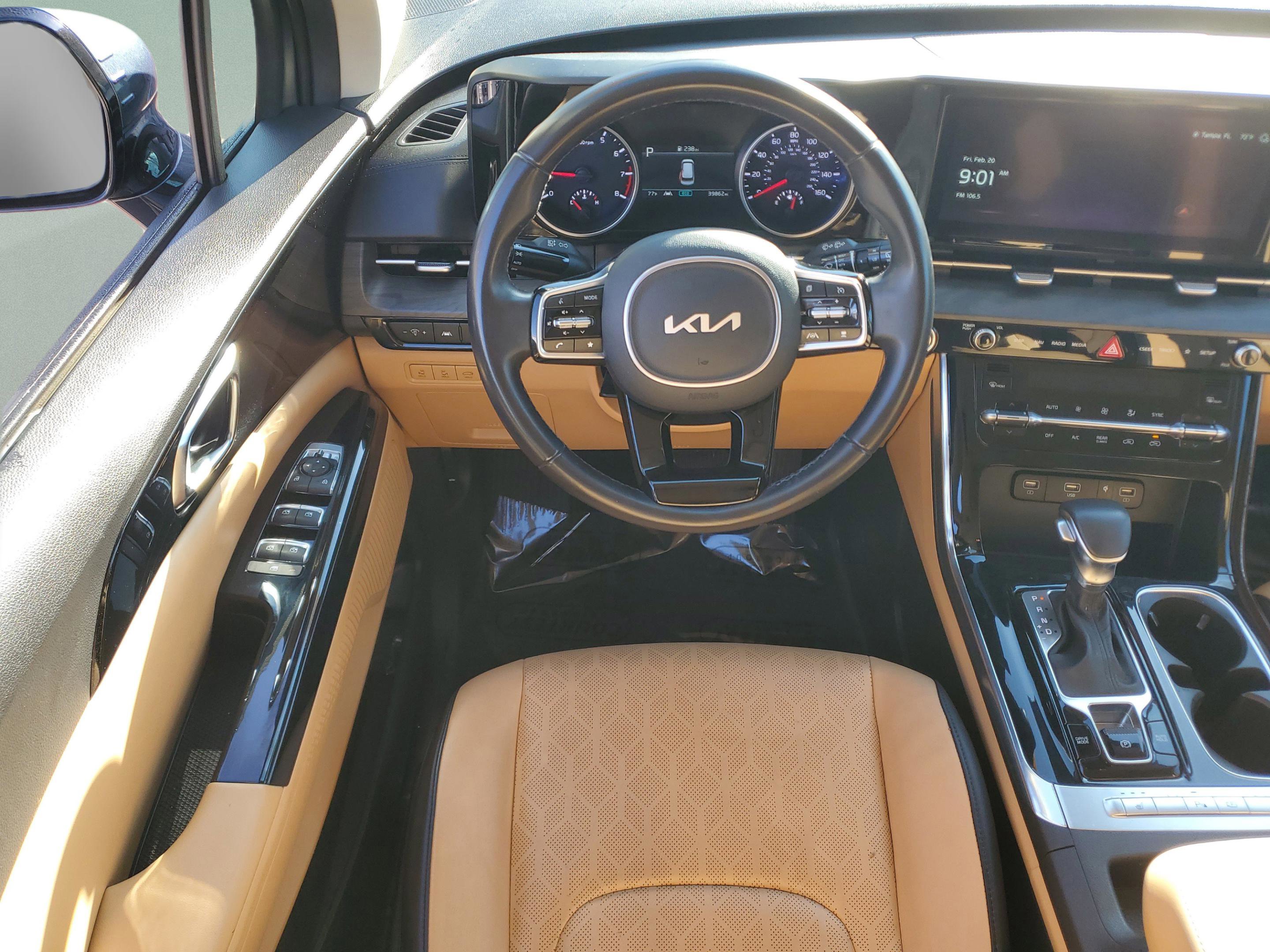 Certified 2023 Kia Carnival EX image 13