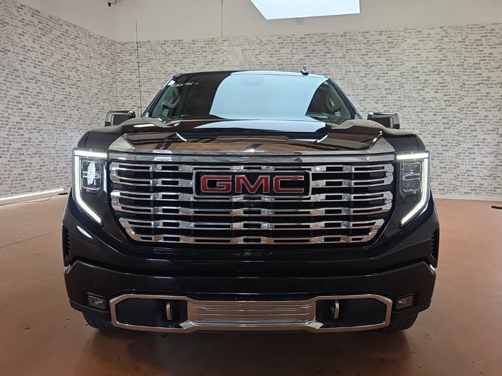 Used 2023 GMC Sierra 1500 Denali w/ Denali Reserve Package image 2