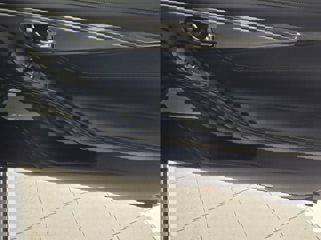 Used 2019 INFINITI Q60 3.0t Luxe w/ Essential Package image 3