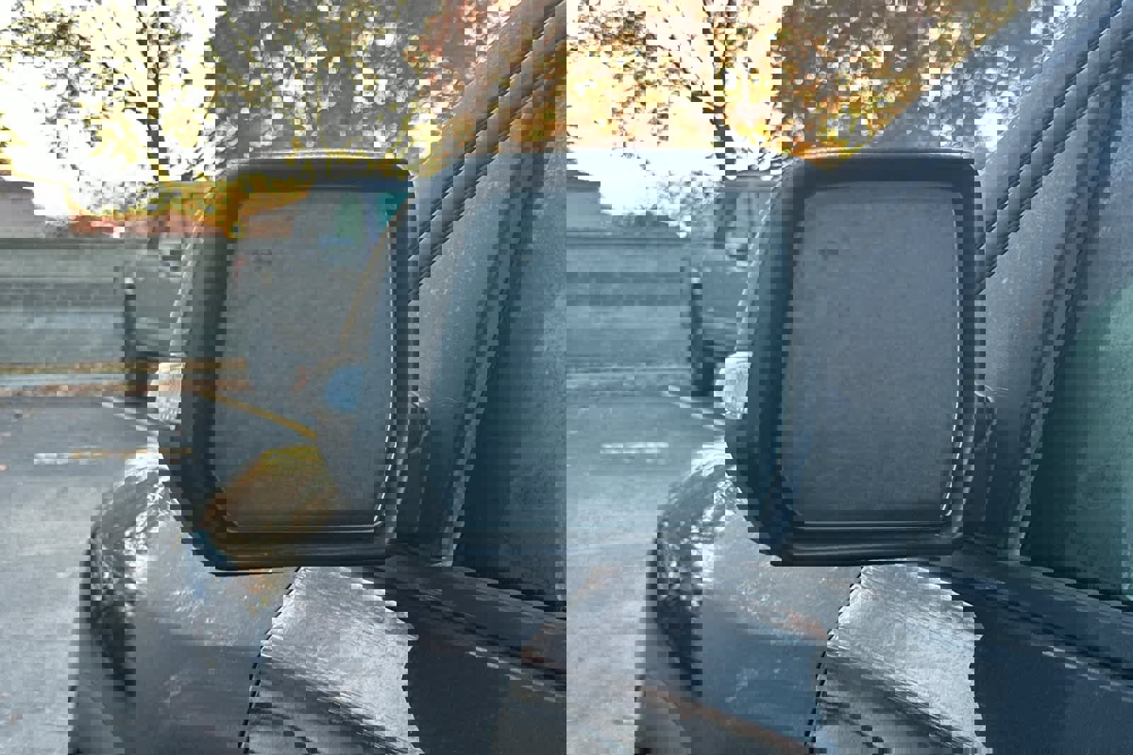 Used 2021 GMC Acadia AT4 w/ Technology Package image 9