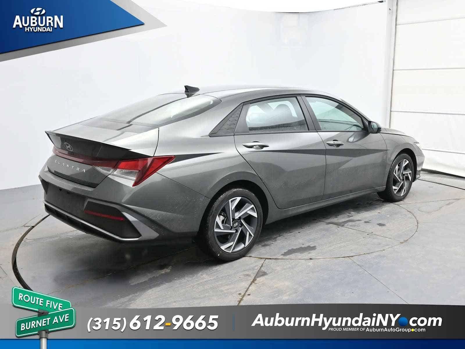 New 2025 Hyundai Elantra Sport FWD image 2