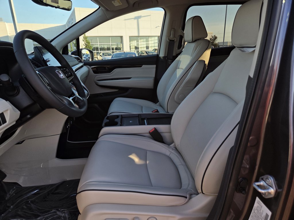 New 2027 Honda Odyssey Touring image 14