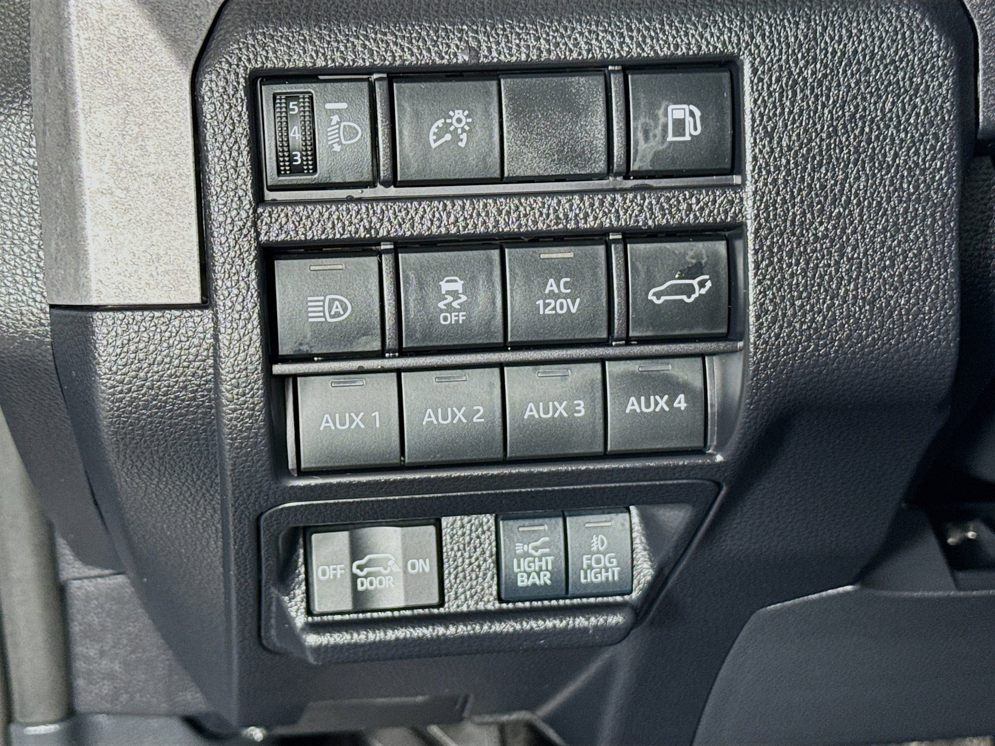 Certified 2025 Toyota 4Runner Trailhunter image 11