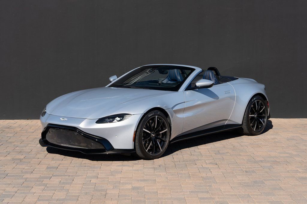 Used 2023 Aston Martin V8 Vantage Roadster RWD image 28