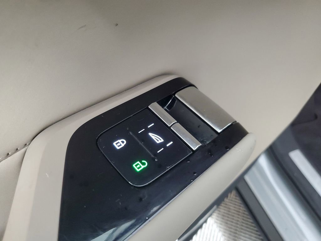 Used 2025 Volvo EX90 Ultra image 22