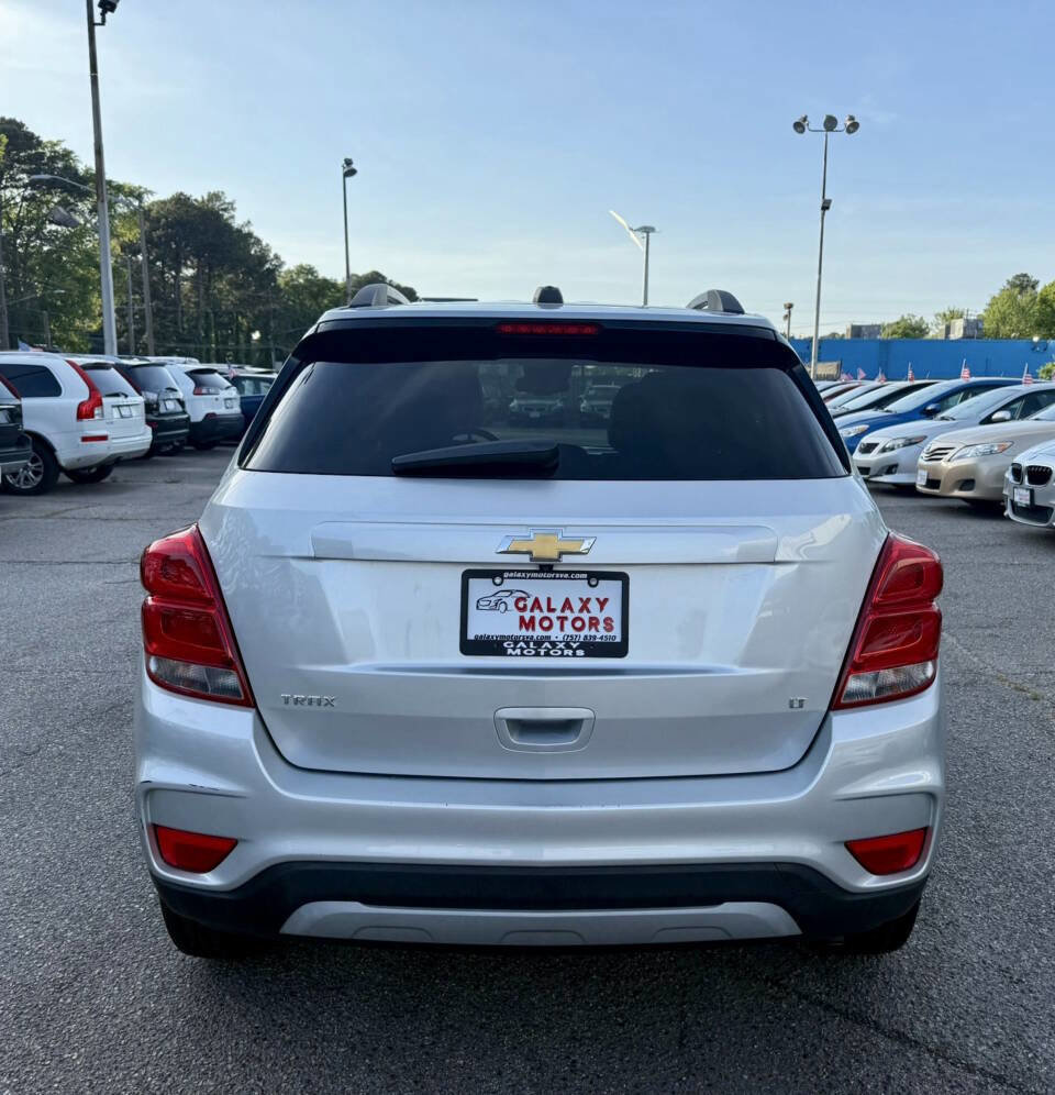 Used 2017 Chevrolet Trax LT w/ LT Convenience Package image 6