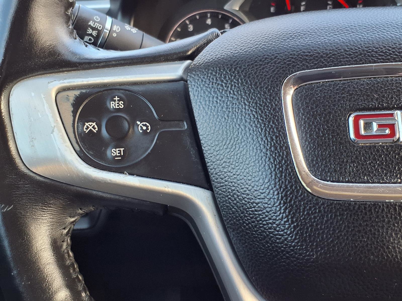 Used 2017 GMC Acadia SLT image 14