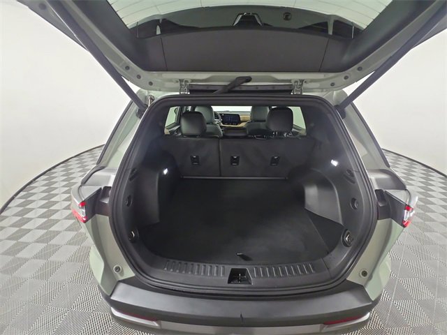 Used 2025 Chevrolet Equinox ACTIV w/ Safety and Technology Package image 16
