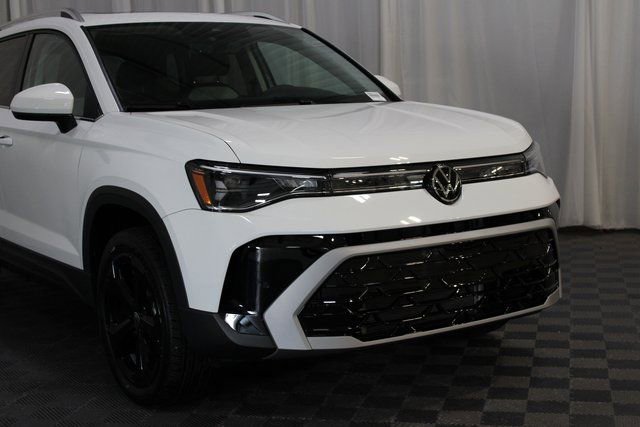 New 2025 Volkswagen Taos SEL image 32