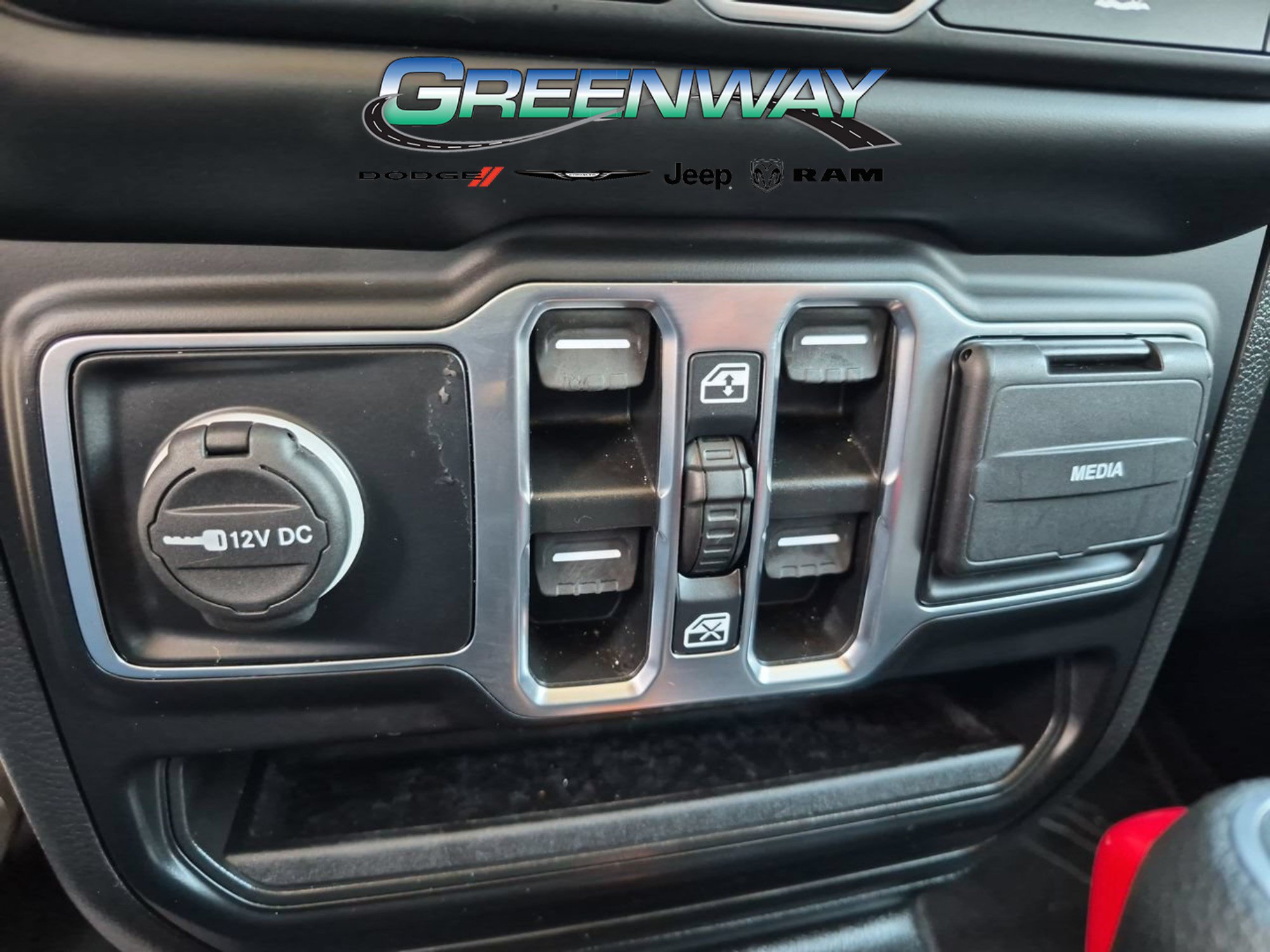 Used 2022 Jeep Gladiator Sport AWD/4WD image 17