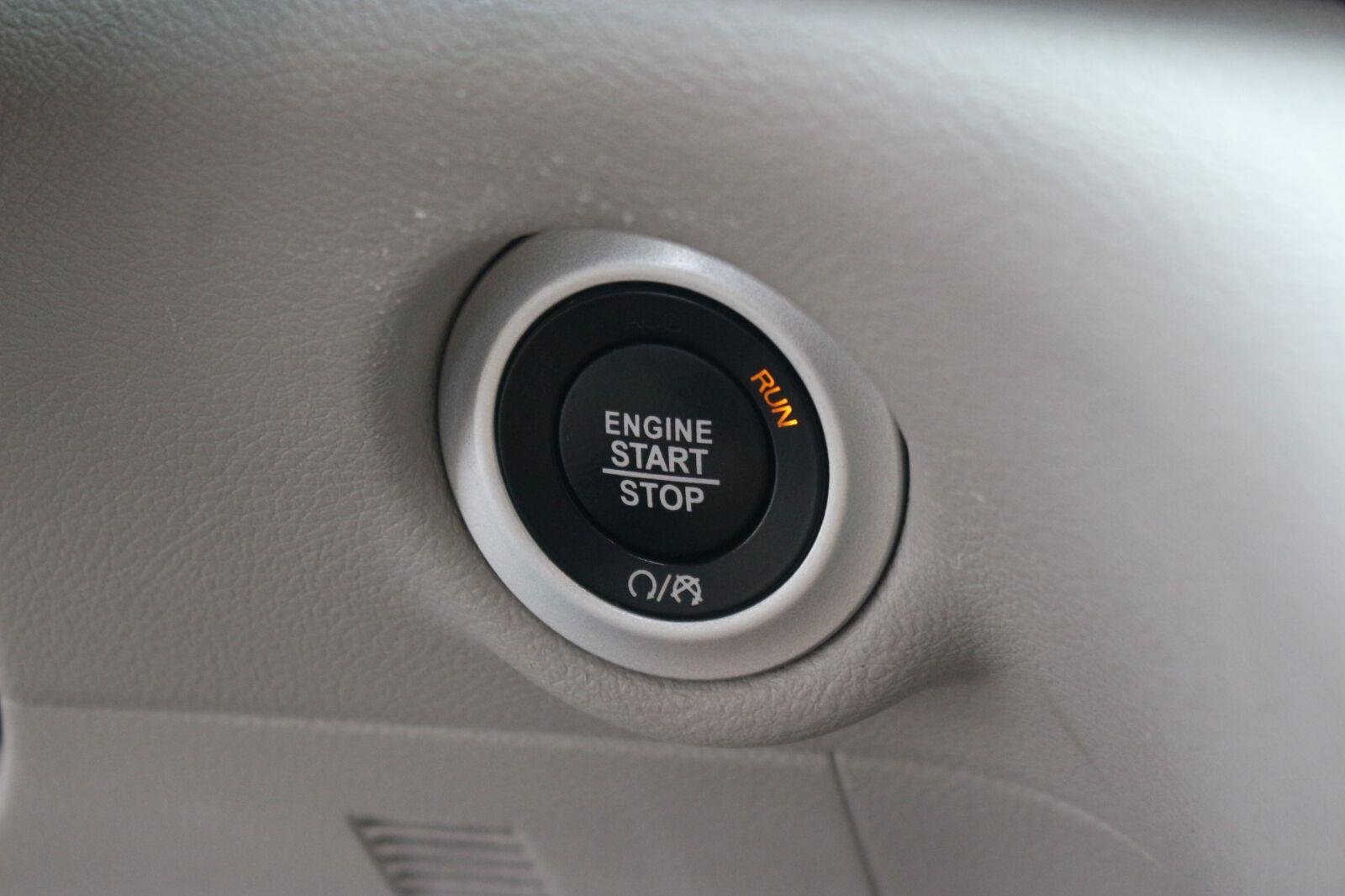 Used 2024 Chrysler Pacifica Touring-L FWD image 27