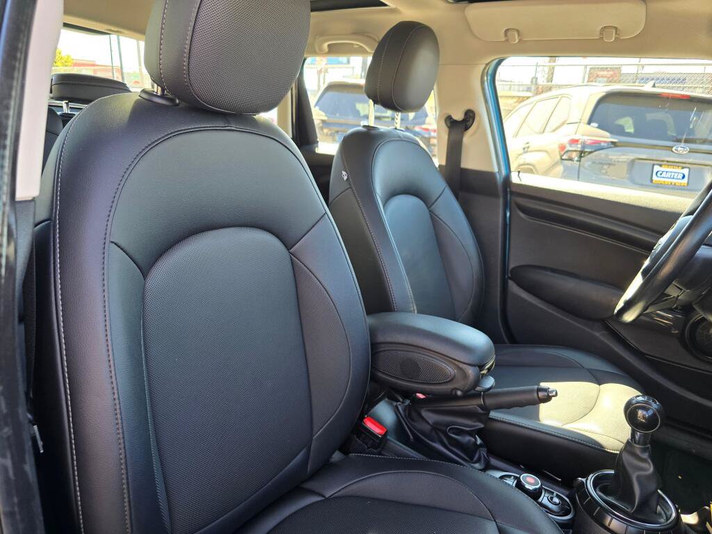 Used 2015 MINI Cooper 4-Door Hardtop FWD image 11