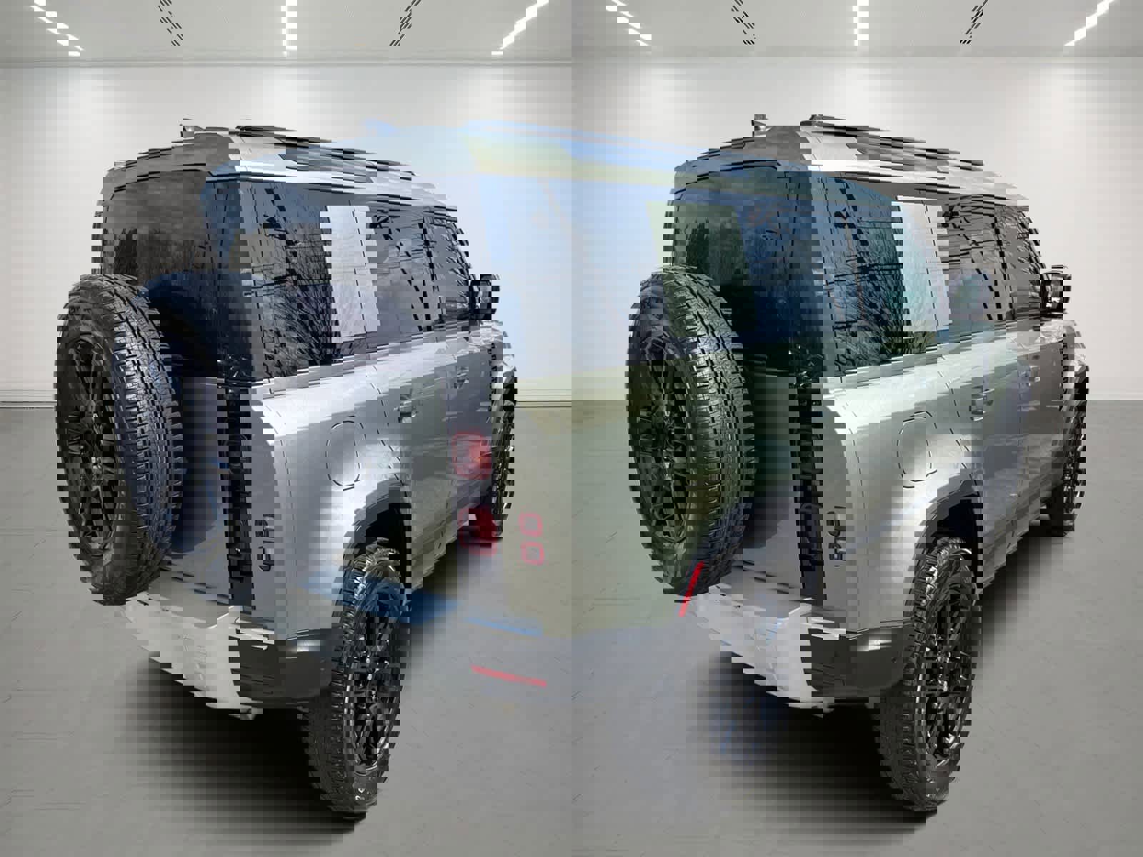 Used 2025 Land Rover Defender 110 S image 6