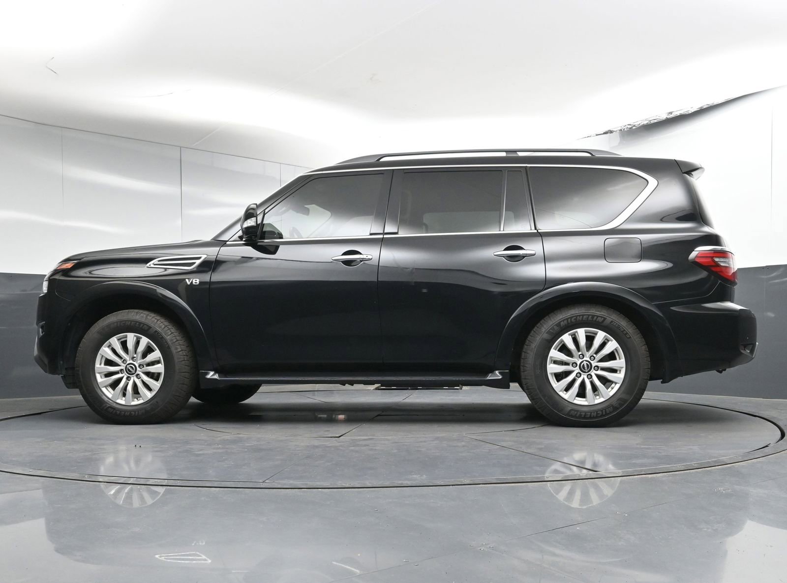 Used 2021 Nissan Armada SV image 31