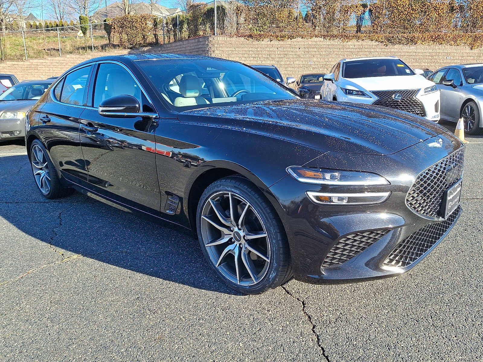 Used 2023 Genesis G70 2.0T image 3