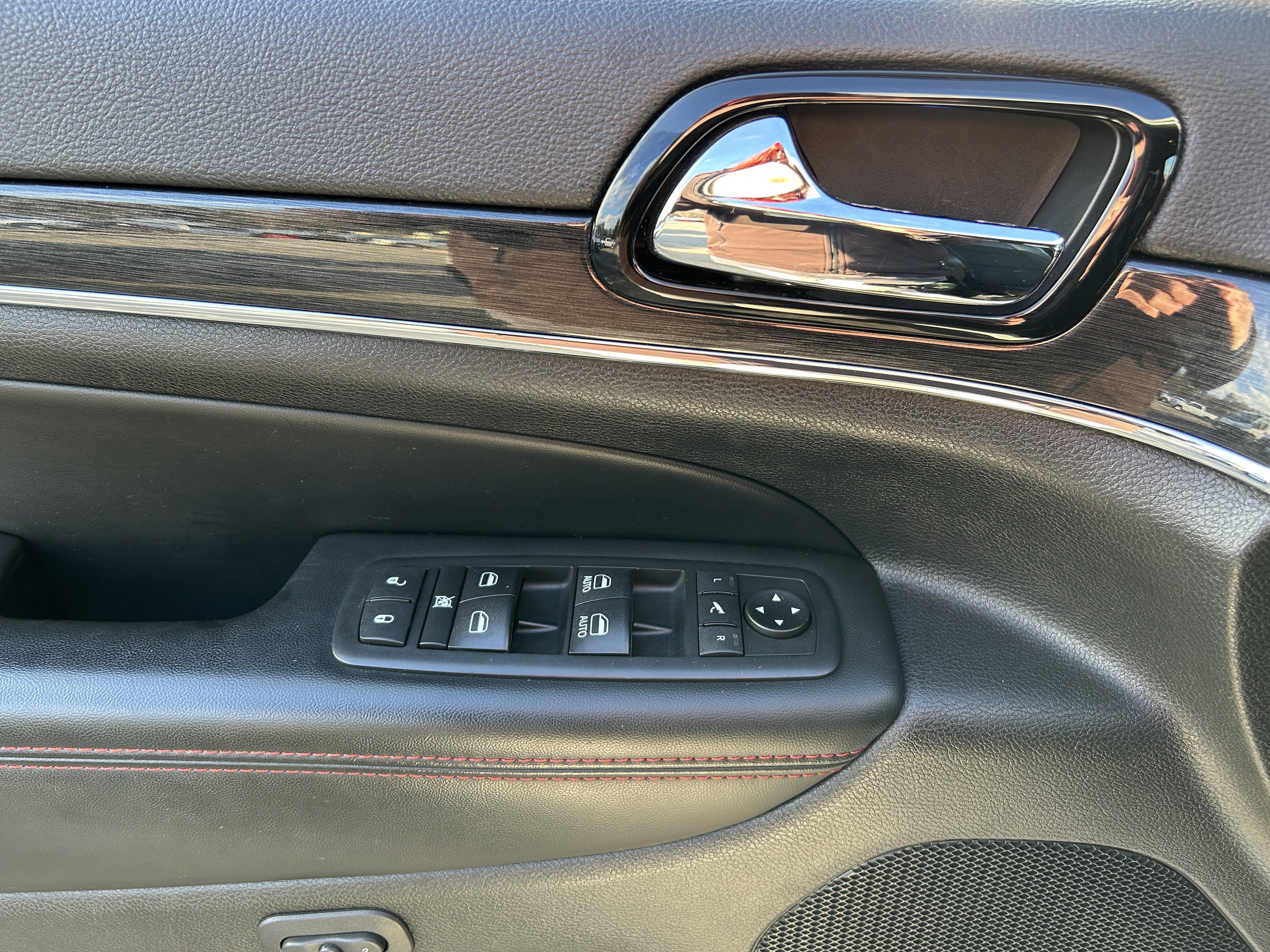 Used 2020 Jeep Grand Cherokee Trailhawk AWD/4WD image 19