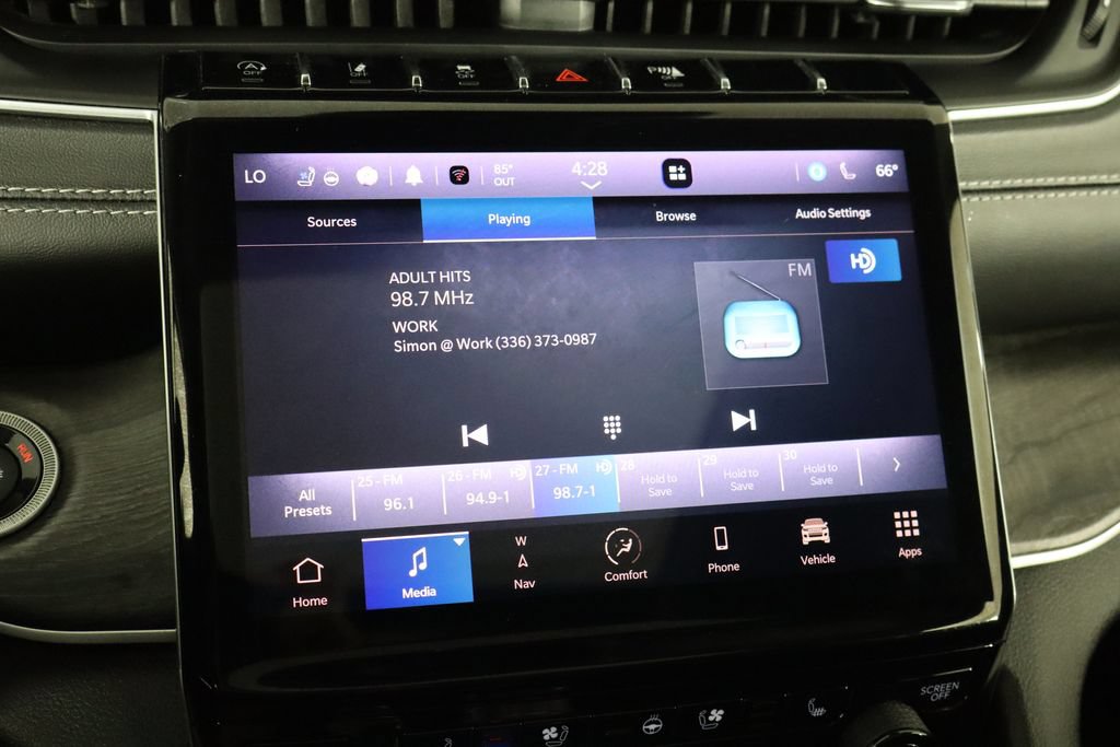 Used 2022 Jeep Grand Cherokee L Limited w/ Luxury Tech Group II AWD/4WD image 34