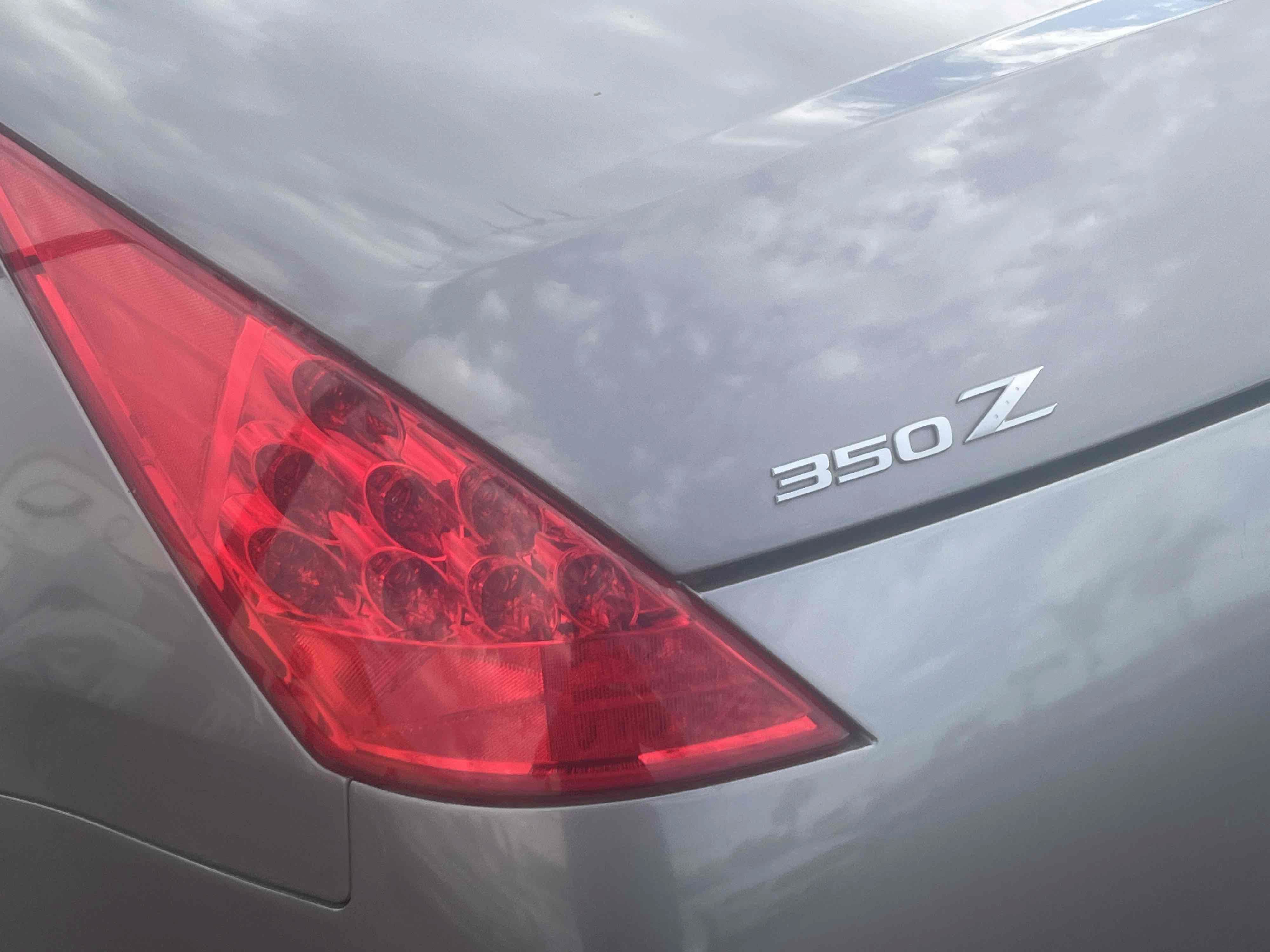 Used 2009 Nissan 350Z Touring RWD image 10