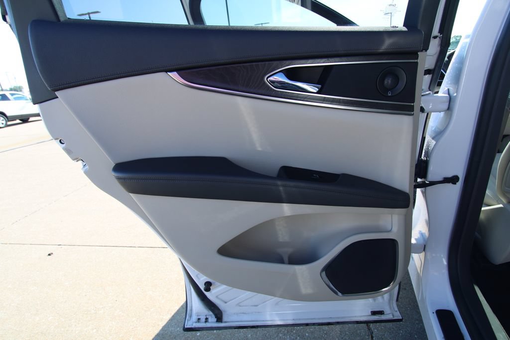 Used 2019 Lincoln Nautilus Reserve w/ Driver Assistance Package AWD/4WD image 37