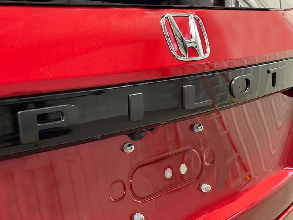 New 2025 Honda Pilot Sport image 5