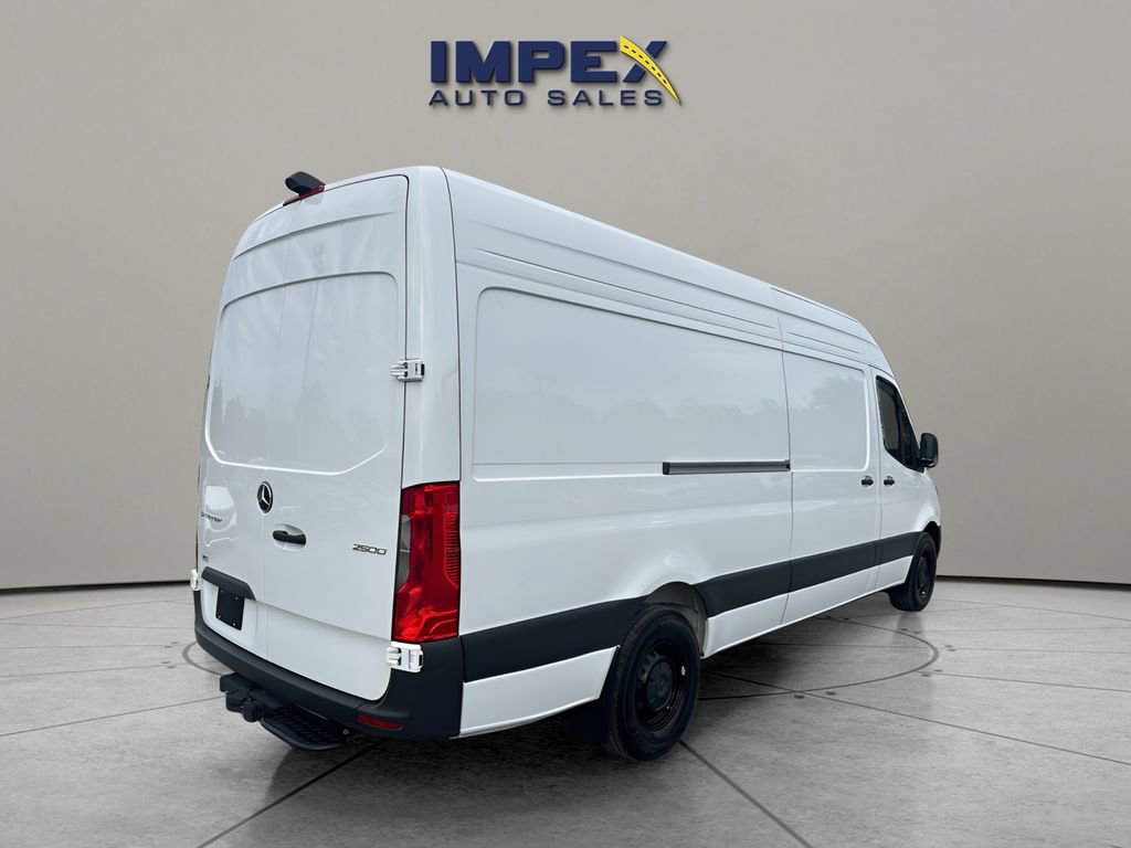 Used 2025 Mercedes-Benz Sprinter 2500 image 5