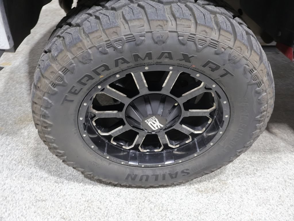 Used 2010 GMC Sierra 2500 SLE AWD/4WD image 9