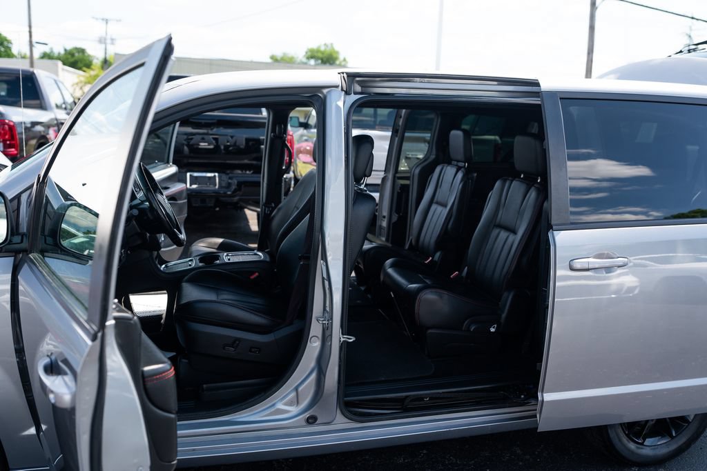 Used 2020 Dodge Grand Caravan GT FWD image 12