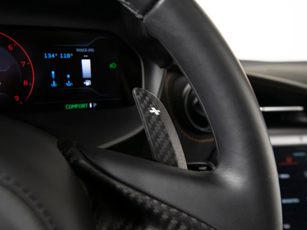 Used 2025 McLaren 750S image 18